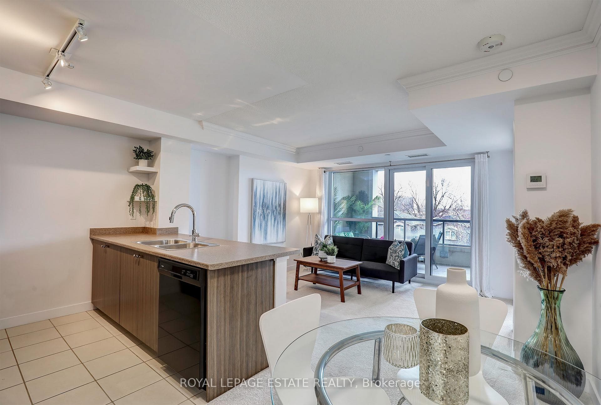 8 Trent Avenue Unit 309 photo 6