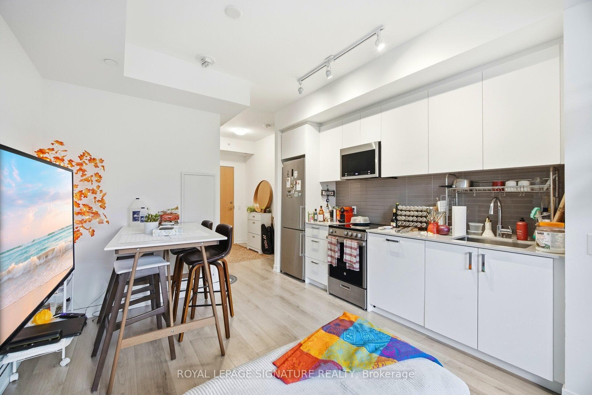 1787 St Clair Avenue Unit 208 photo 6