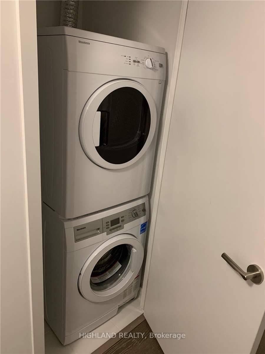 11 Wellesley Street Unit 3206 photo 9