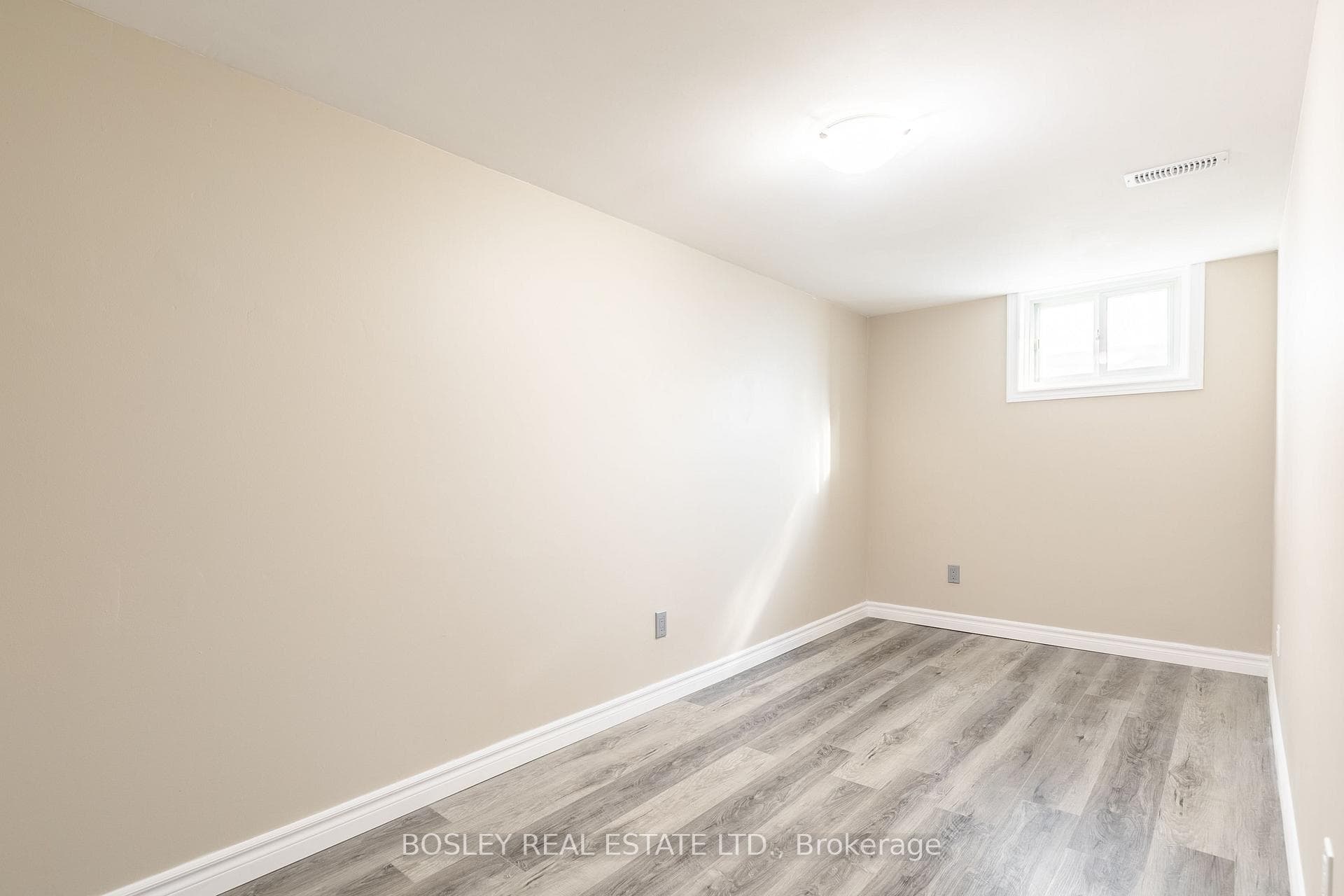 11 Sanagan Road Unit Lower photo 9