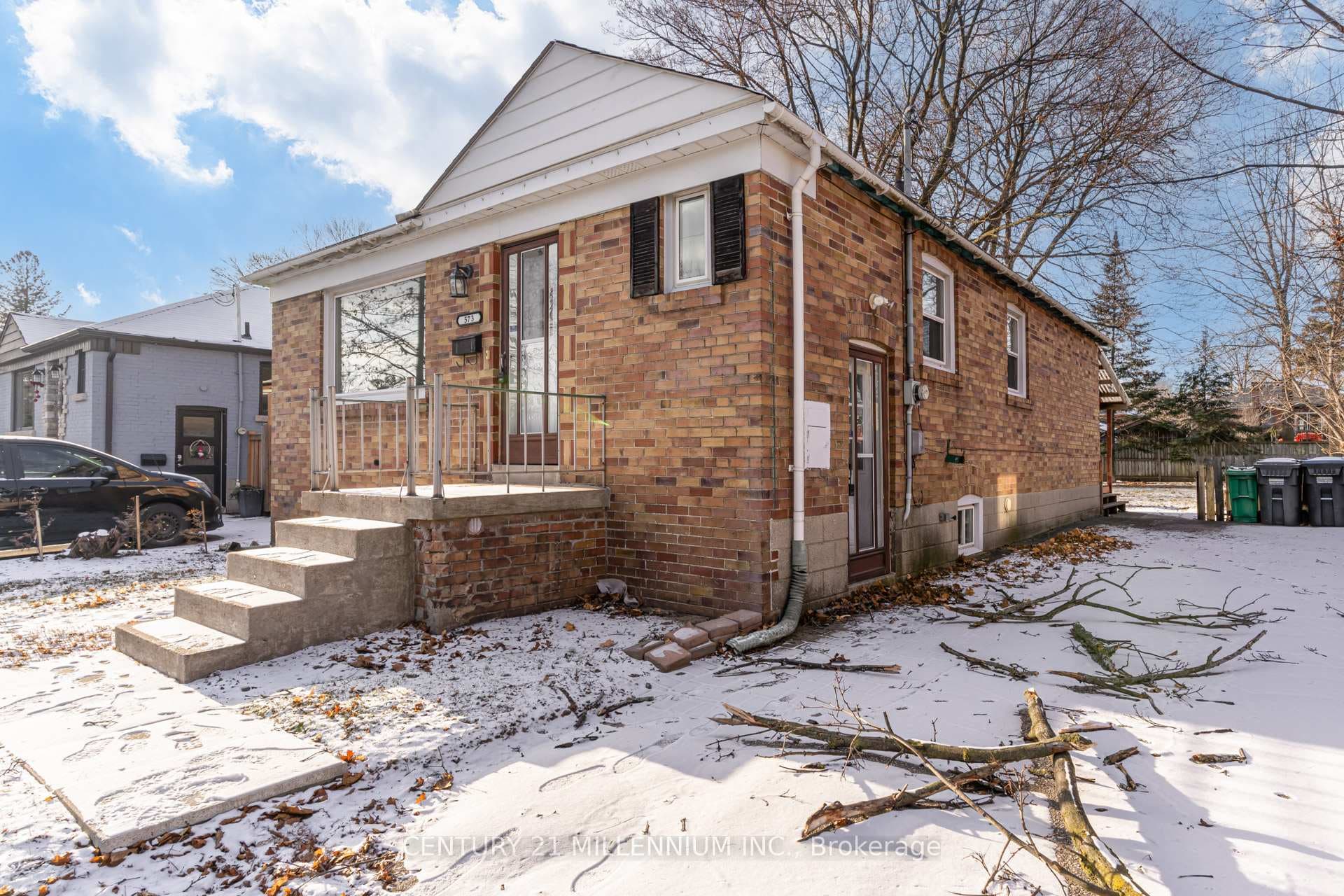 573 Drymen Crescent Unit Lower photo 1
