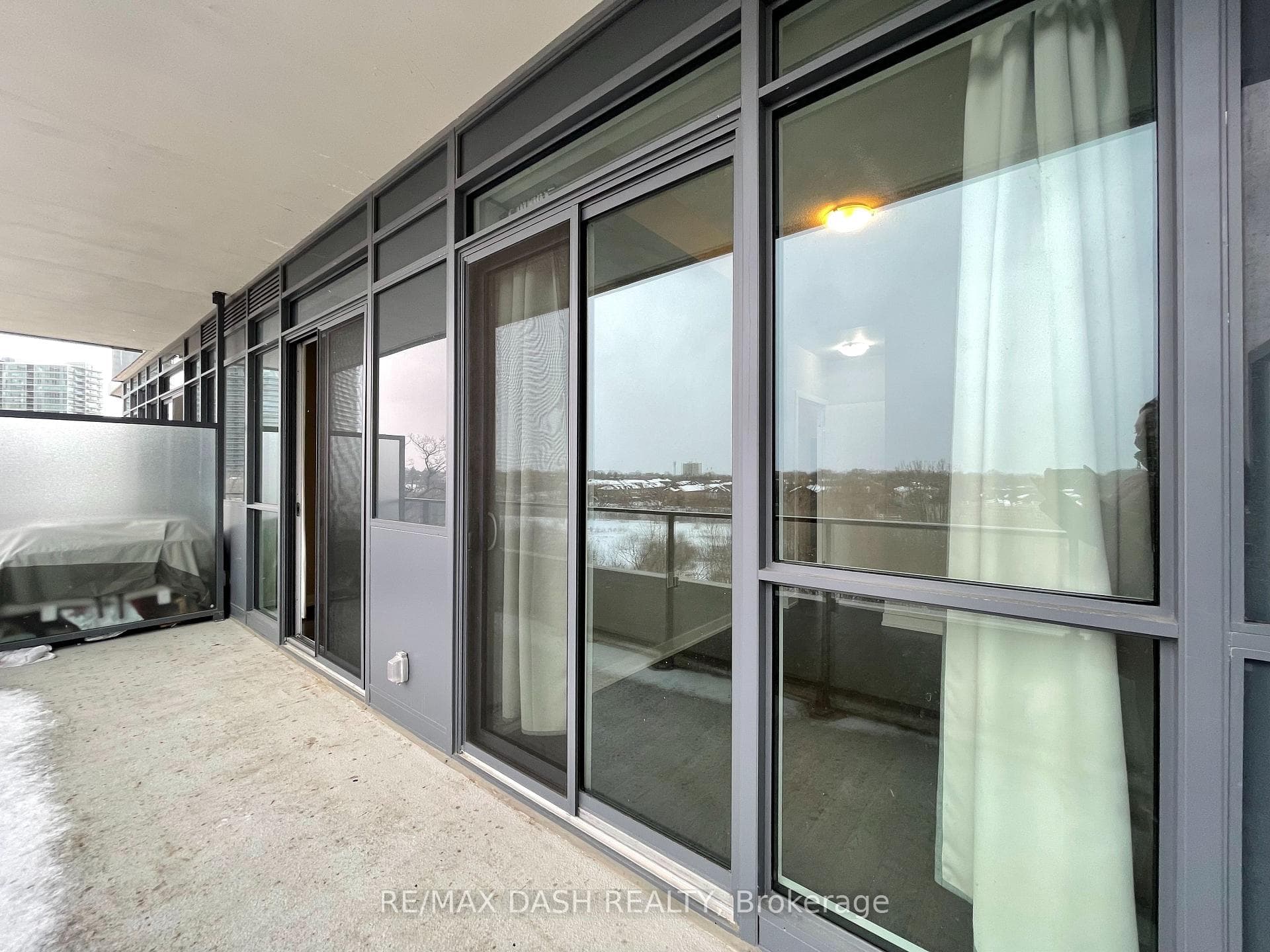 10 Parklawn Road Unit 712 photo 2