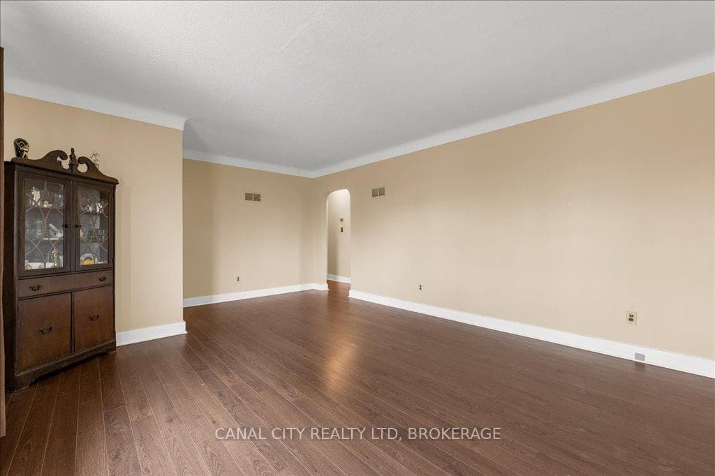 61 Rose Avenue photo 5