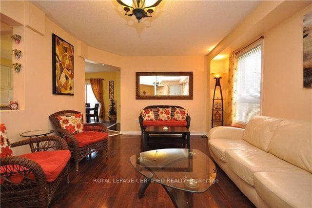 426 Orange Walk Crescent photo 4