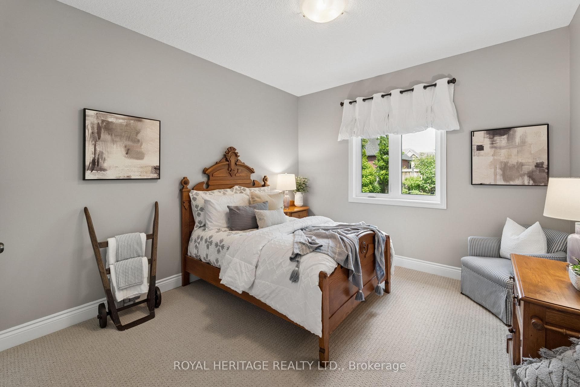 24 Corvinelli Drive photo 14