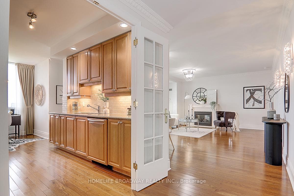 33 Cox Boulevard Unit 1825 photo 8