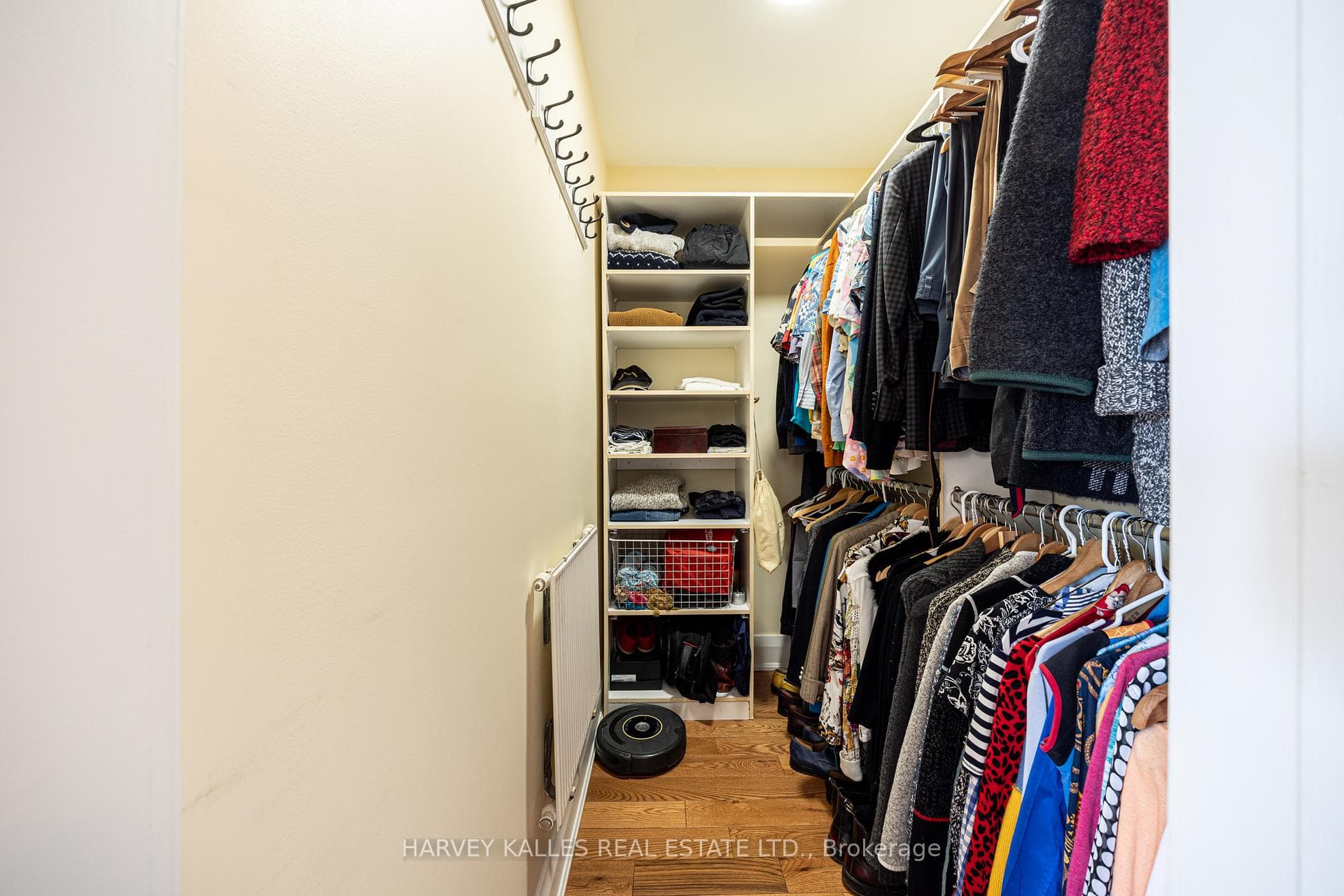 370 St Clements Avenue photo 24