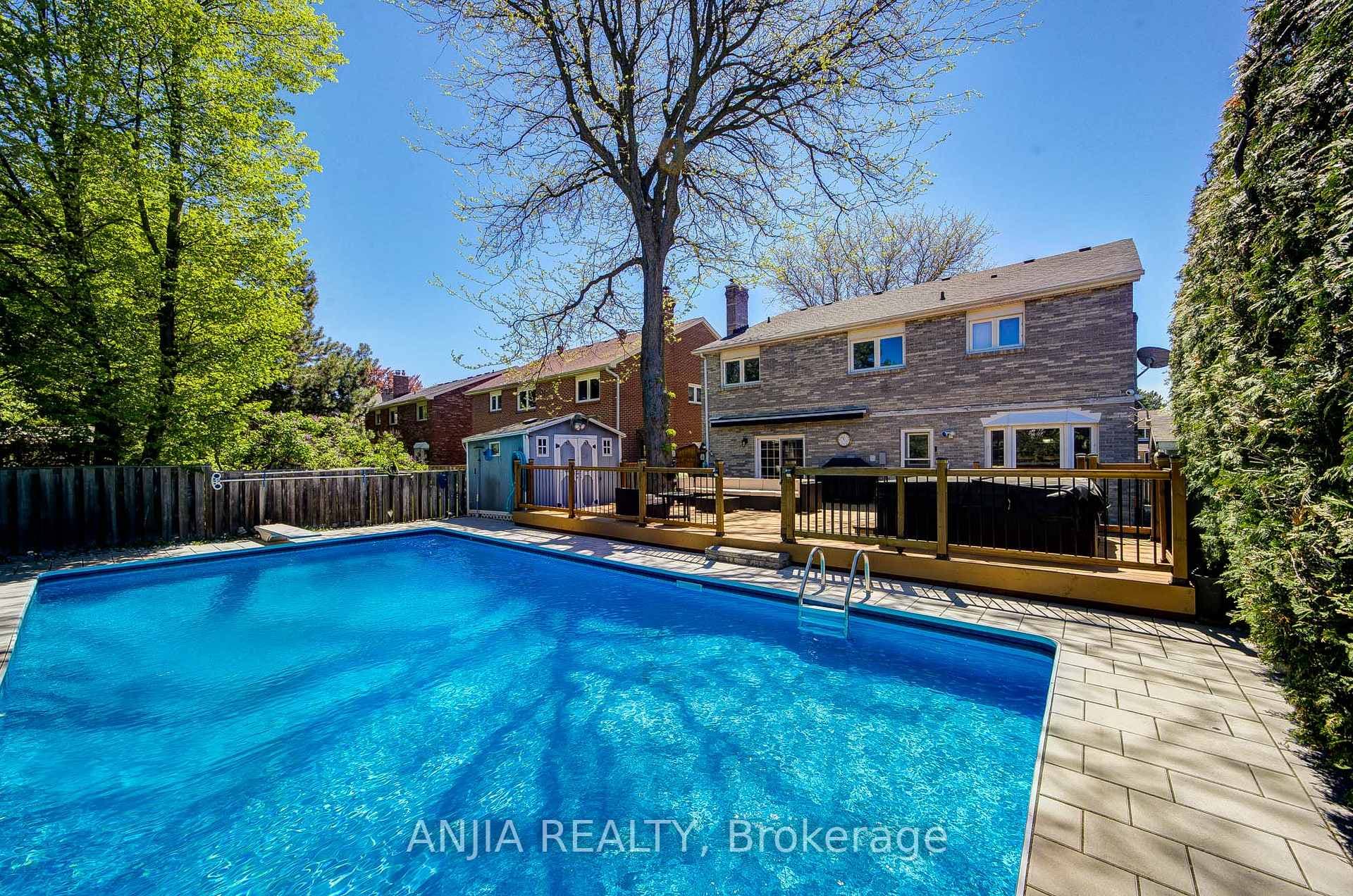 182 Carlton Road photo 42