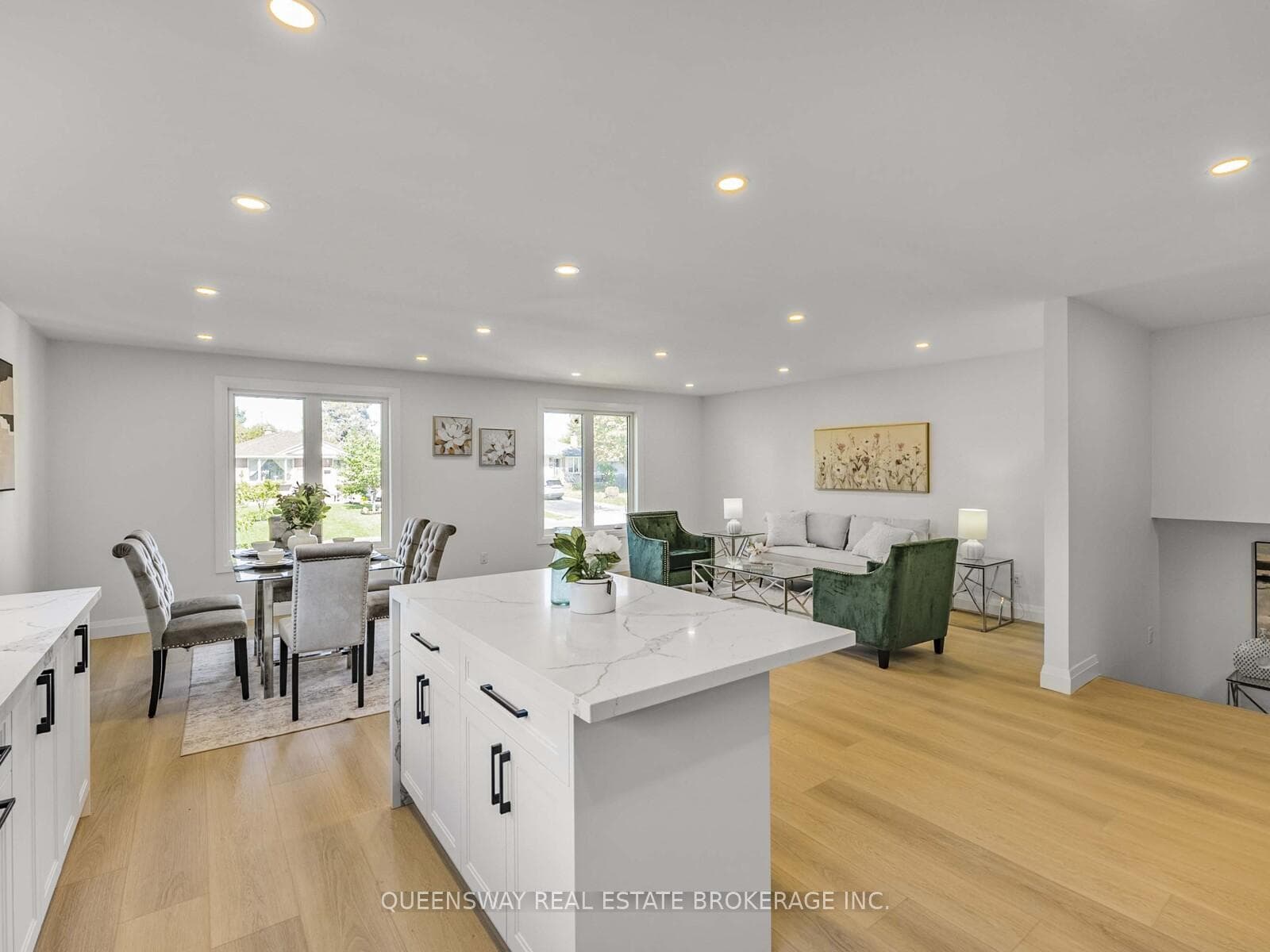 1128 Pinegrove Road photo 18