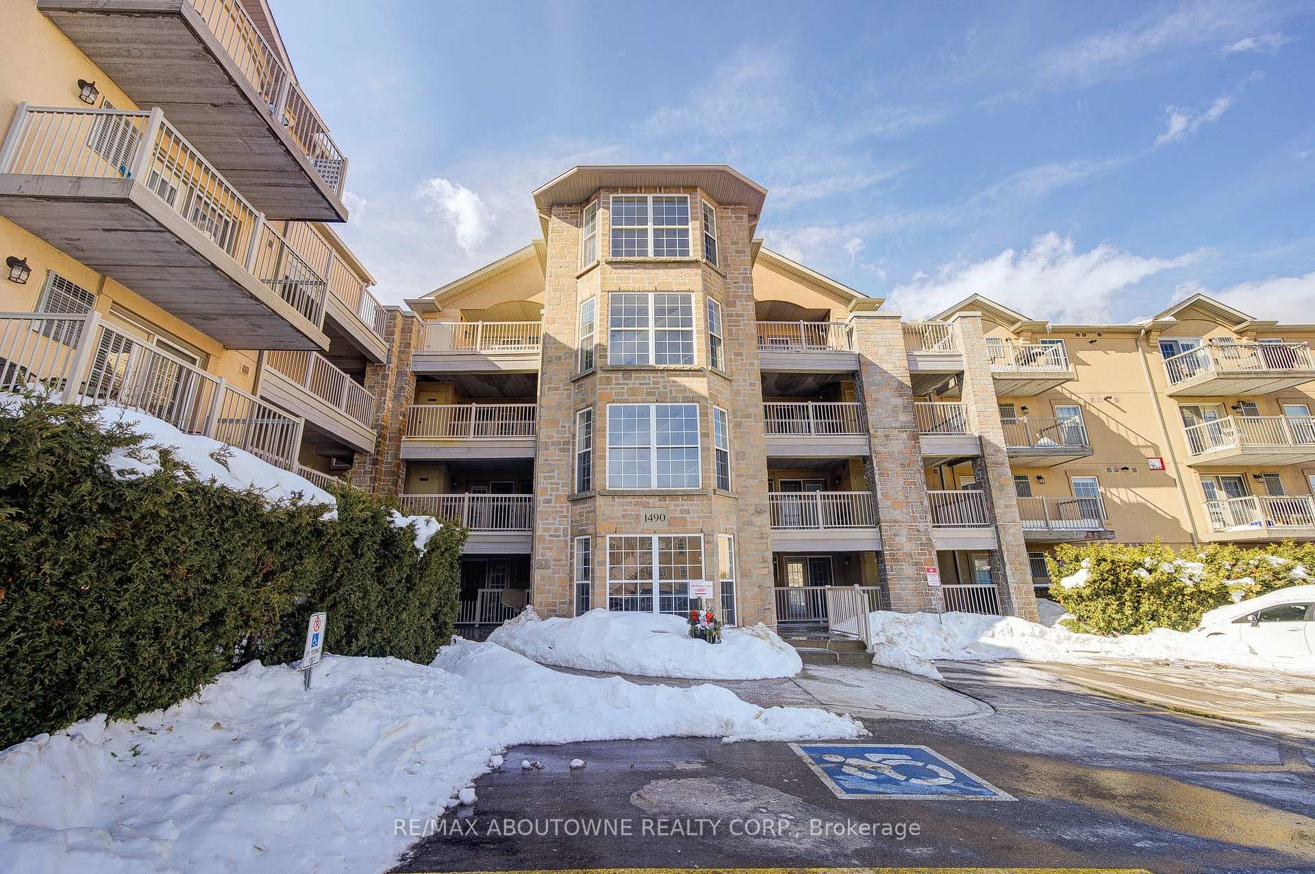 1490 Bishops Gate Unit 109 photo 2