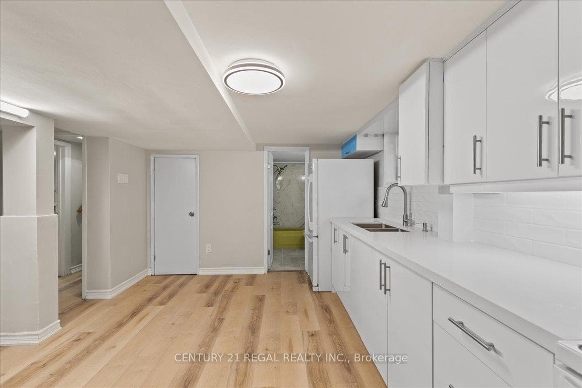1090 8TH Street photo 34