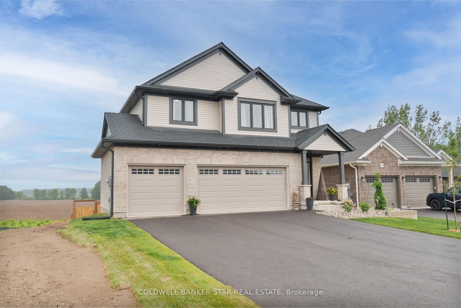 136 Graydon Drive photo 2