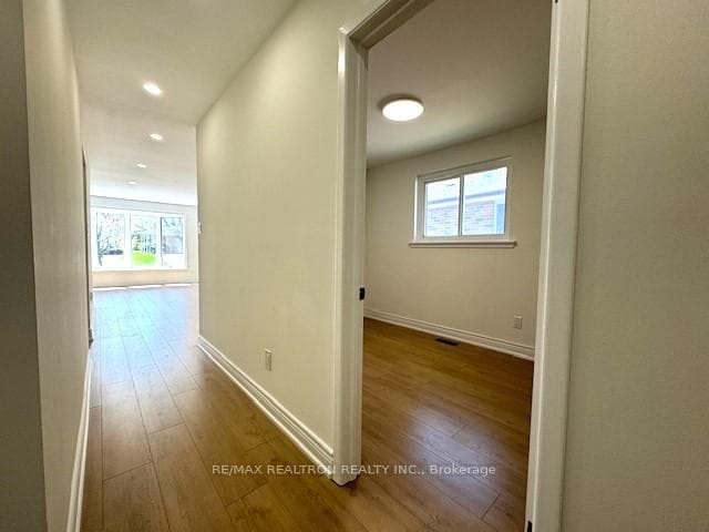 8 Devins Drive photo 13