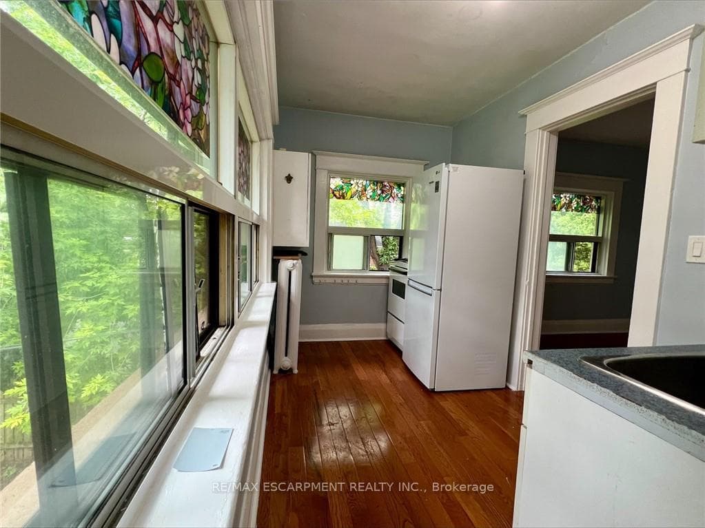 1052 DETA Road Unit 4 photo 8