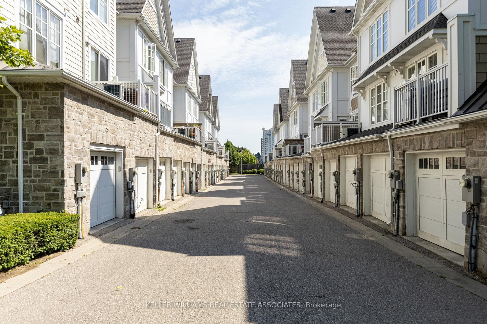 1437 Lakeshore Road Unit 300 photo 21