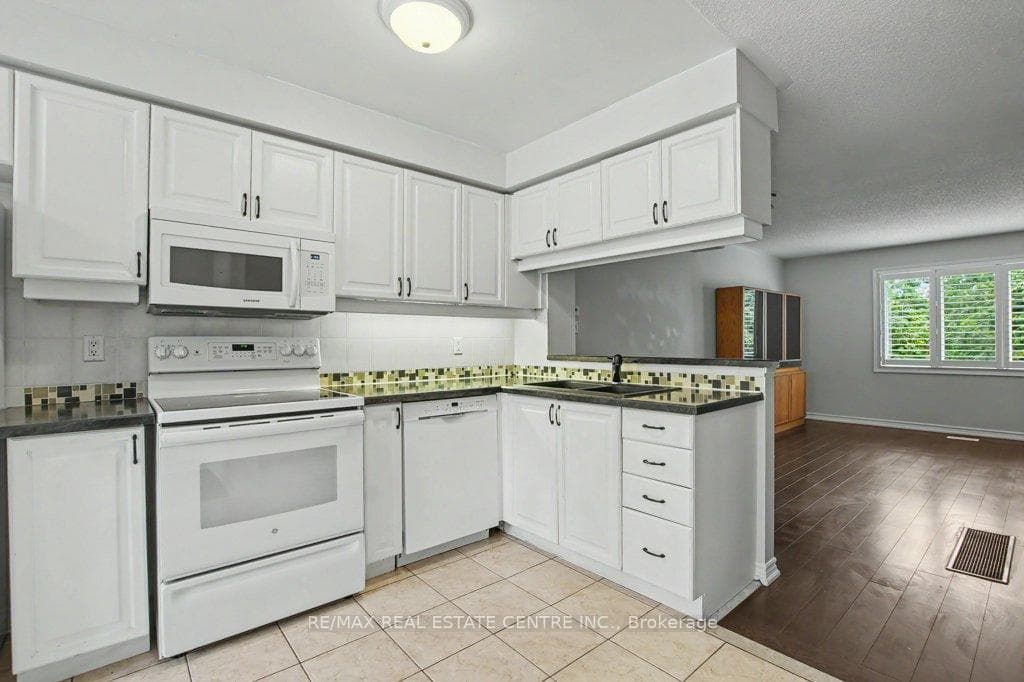 76 River Drive Unit 10 photo 6
