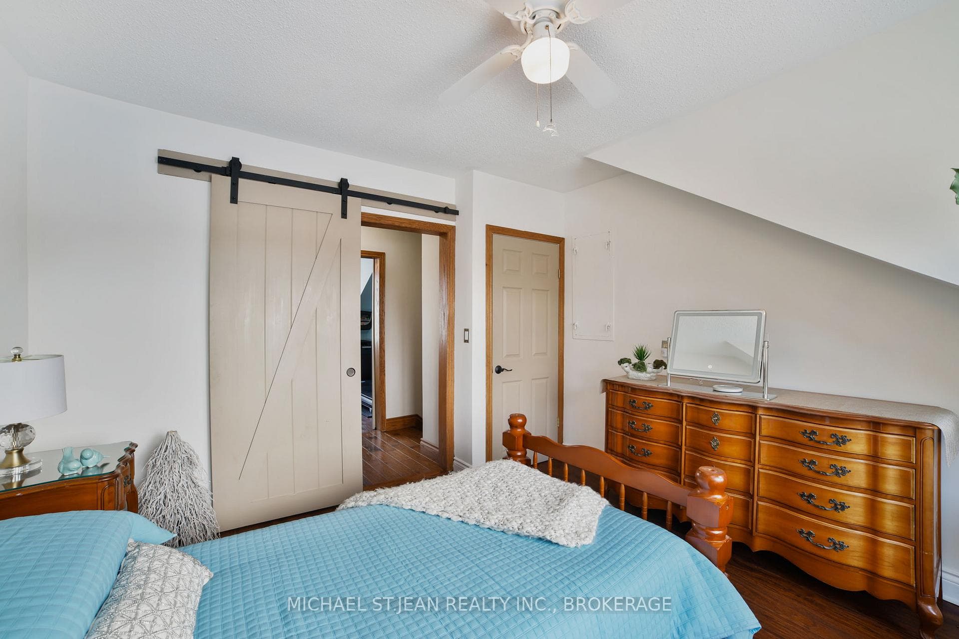 8494 20 Road photo 21