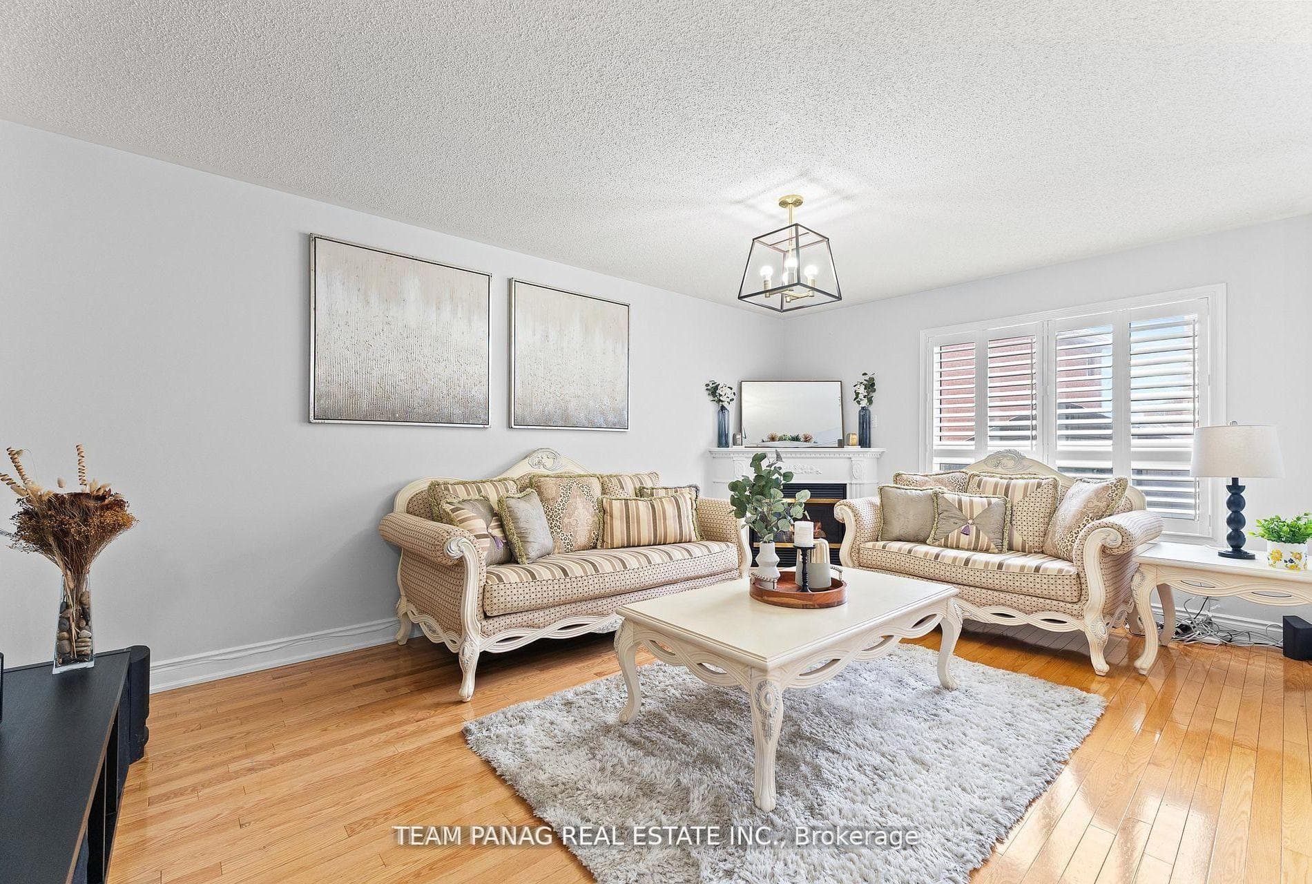 16 Saintsbury Crescent photo 8