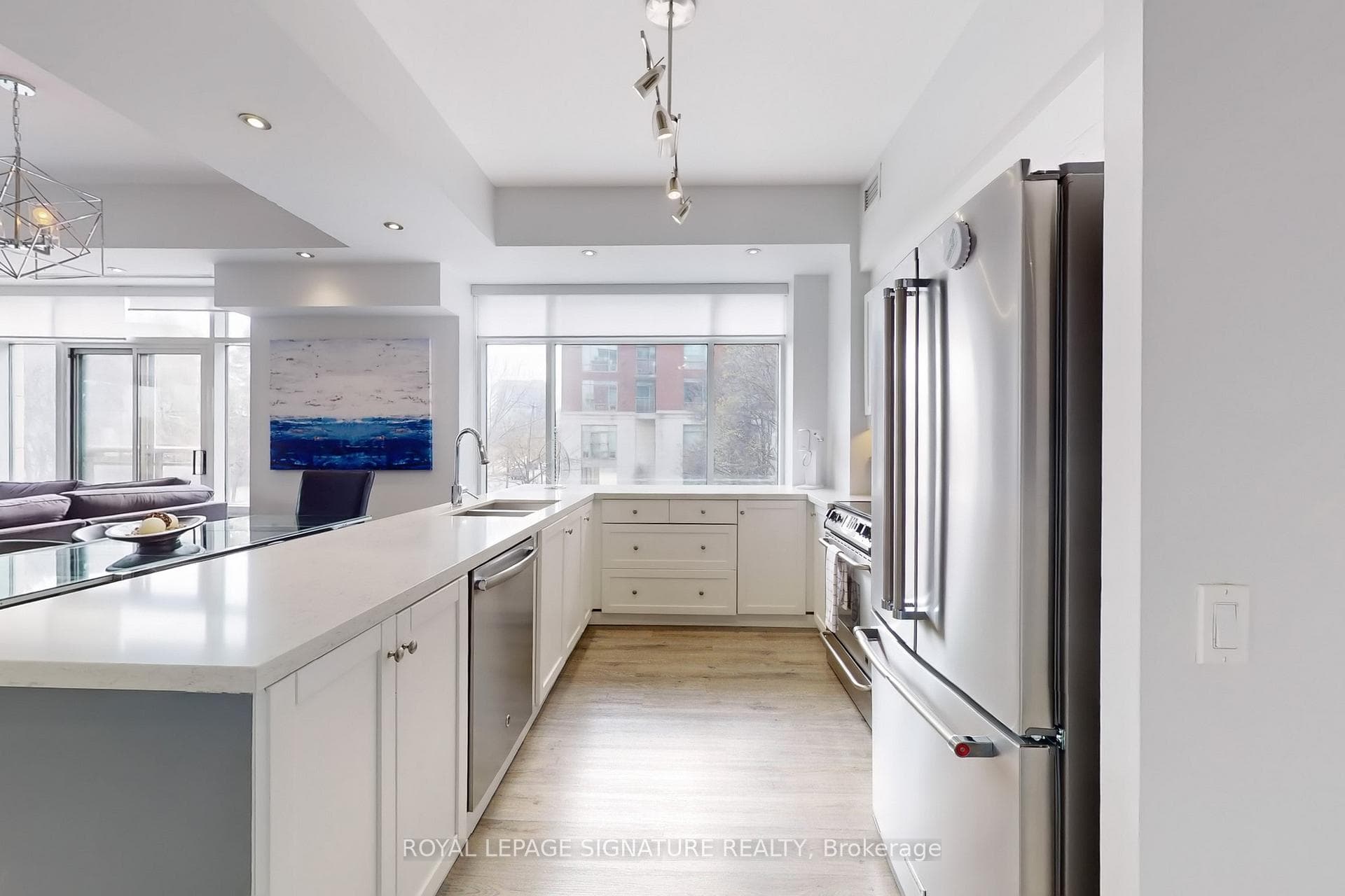 500 Queens Quay Unit 102E Upper photo 2