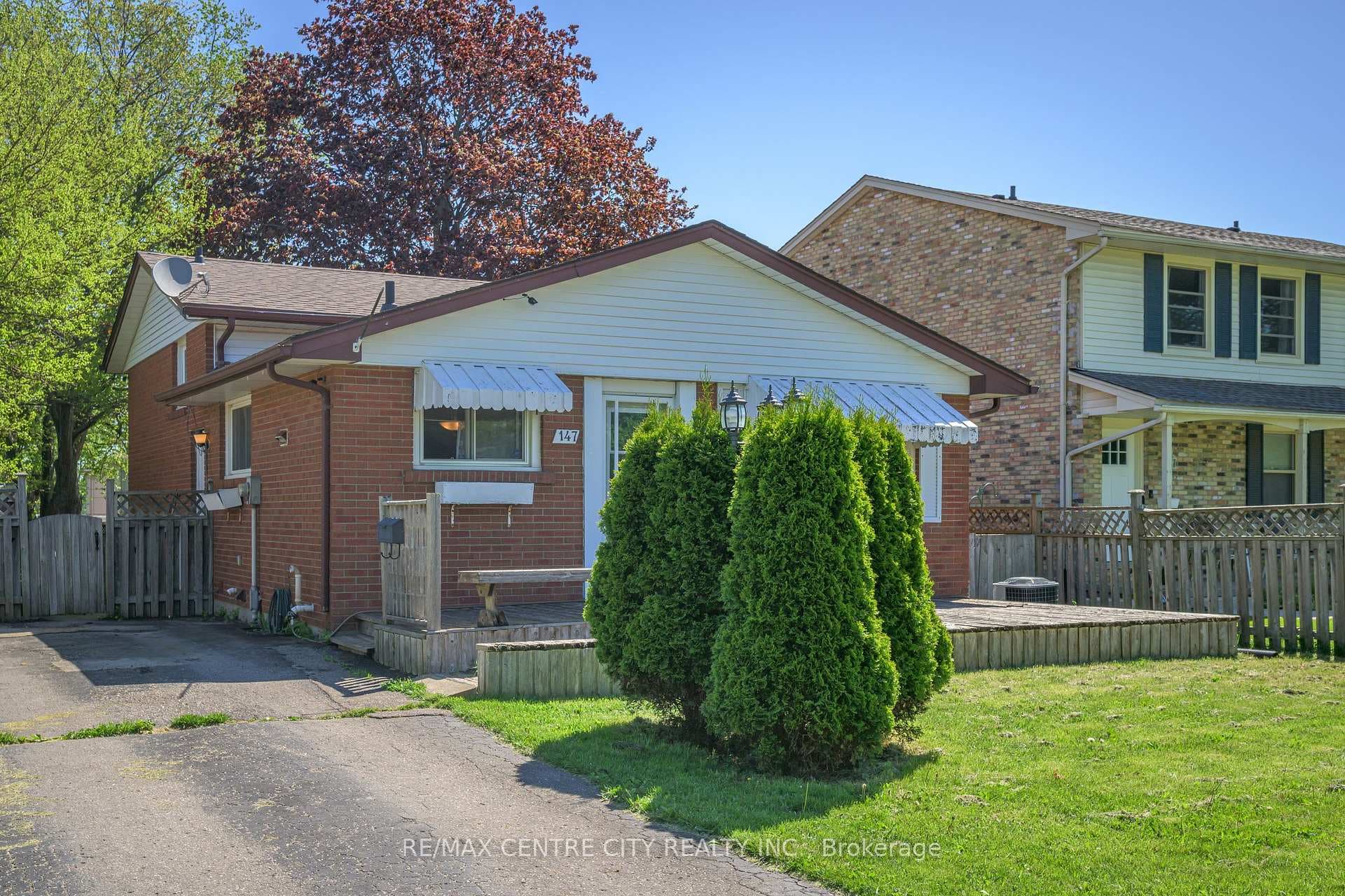 147 Wellesley Crescent photo 2