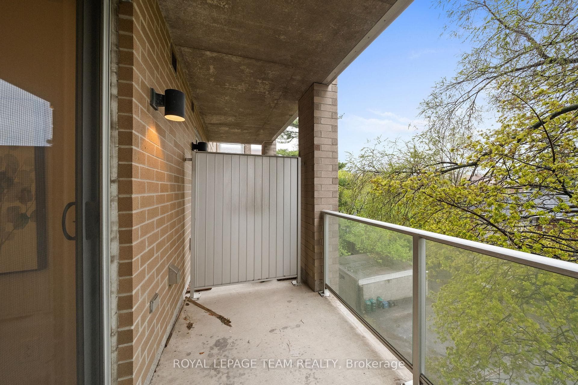 100 Champagne Avenue Unit 410 photo 24