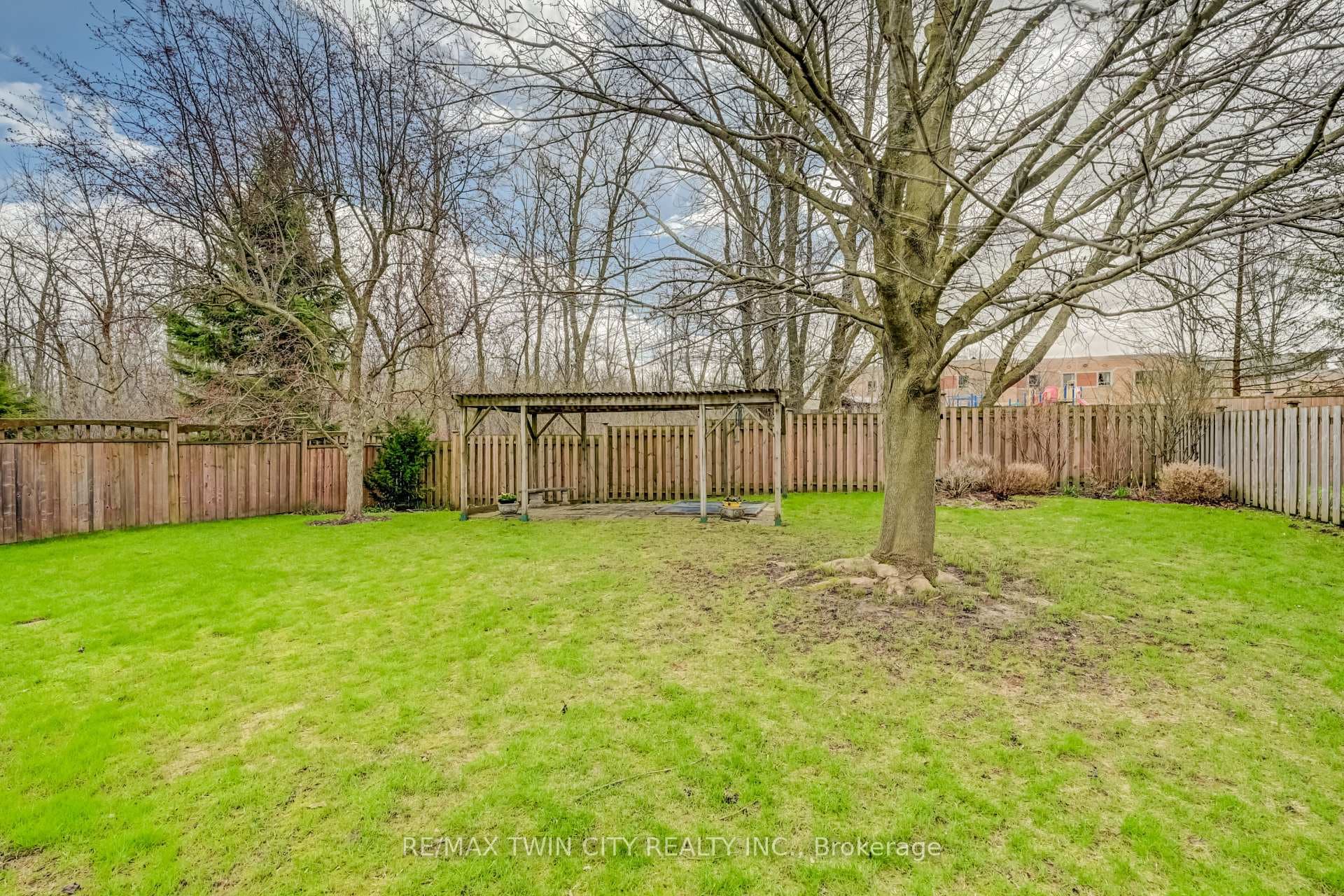 285 Magnolia Place photo 45