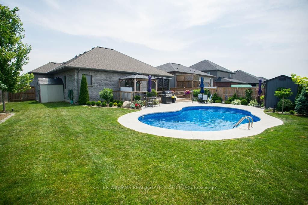 111 Allandale Crescent photo 34
