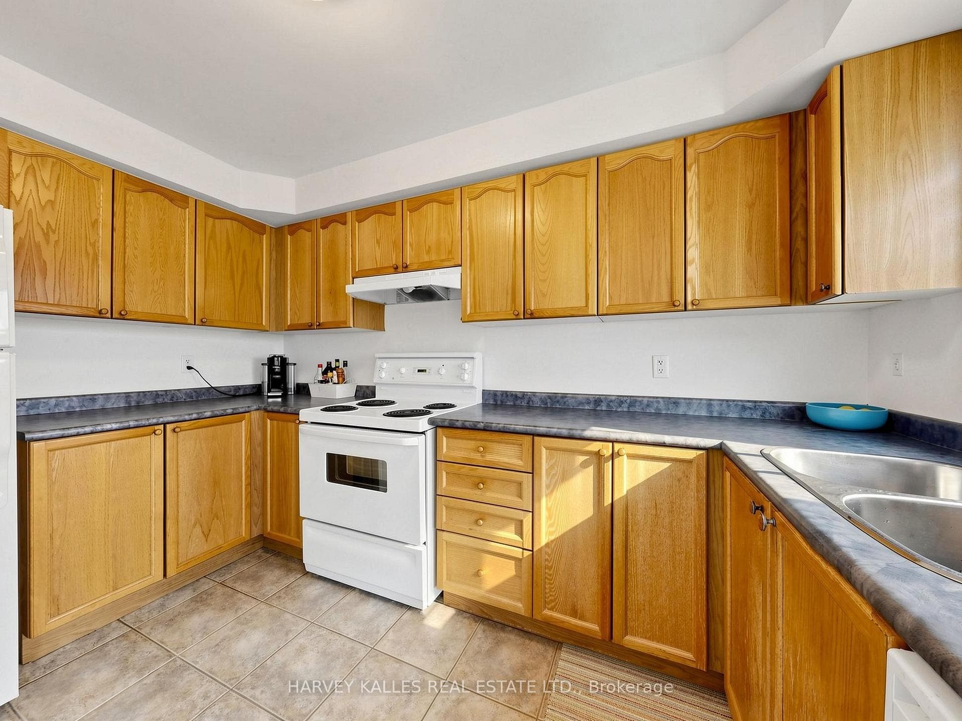 10 Lightbourn Avenue photo 15