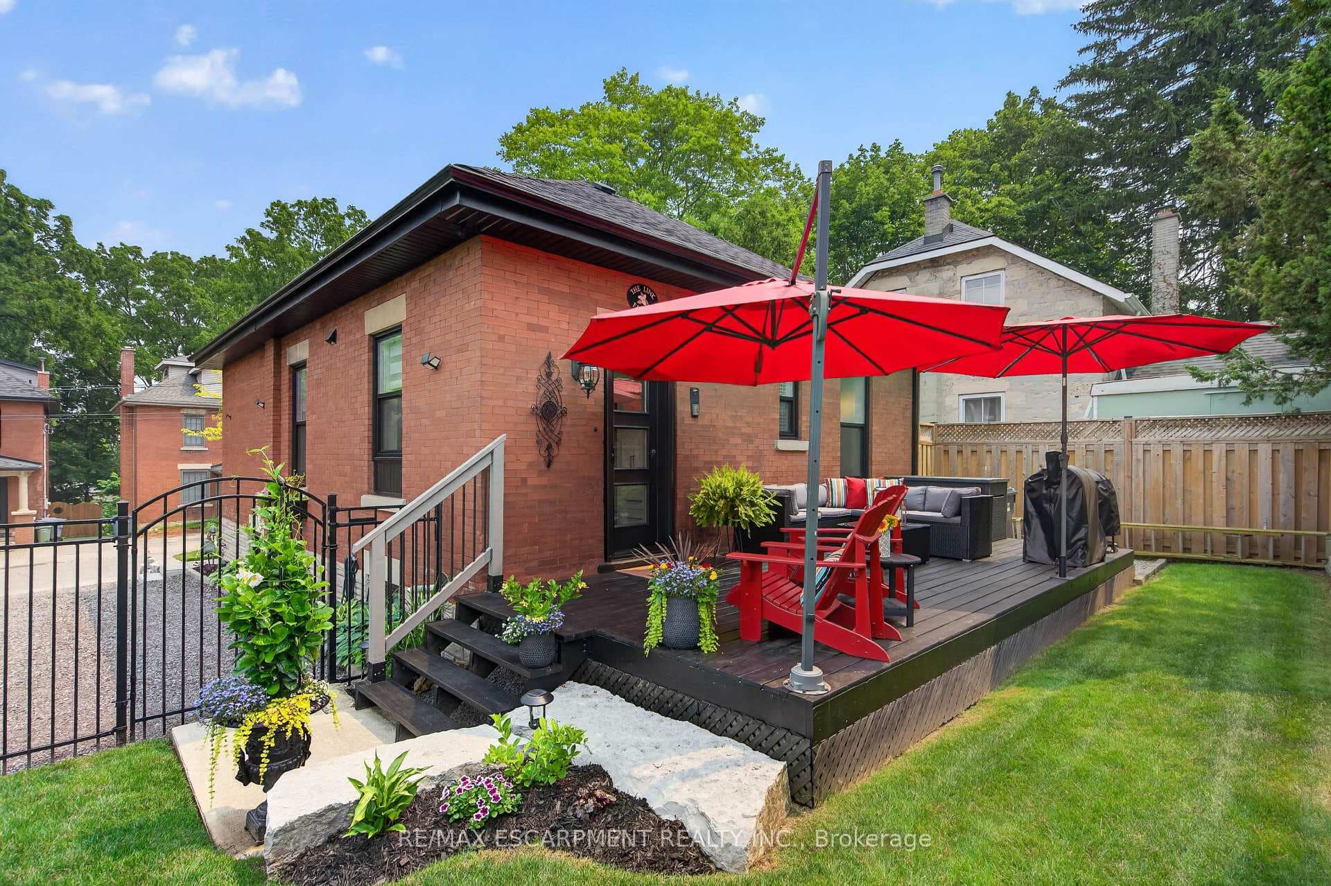 122 Stuart Street photo 28