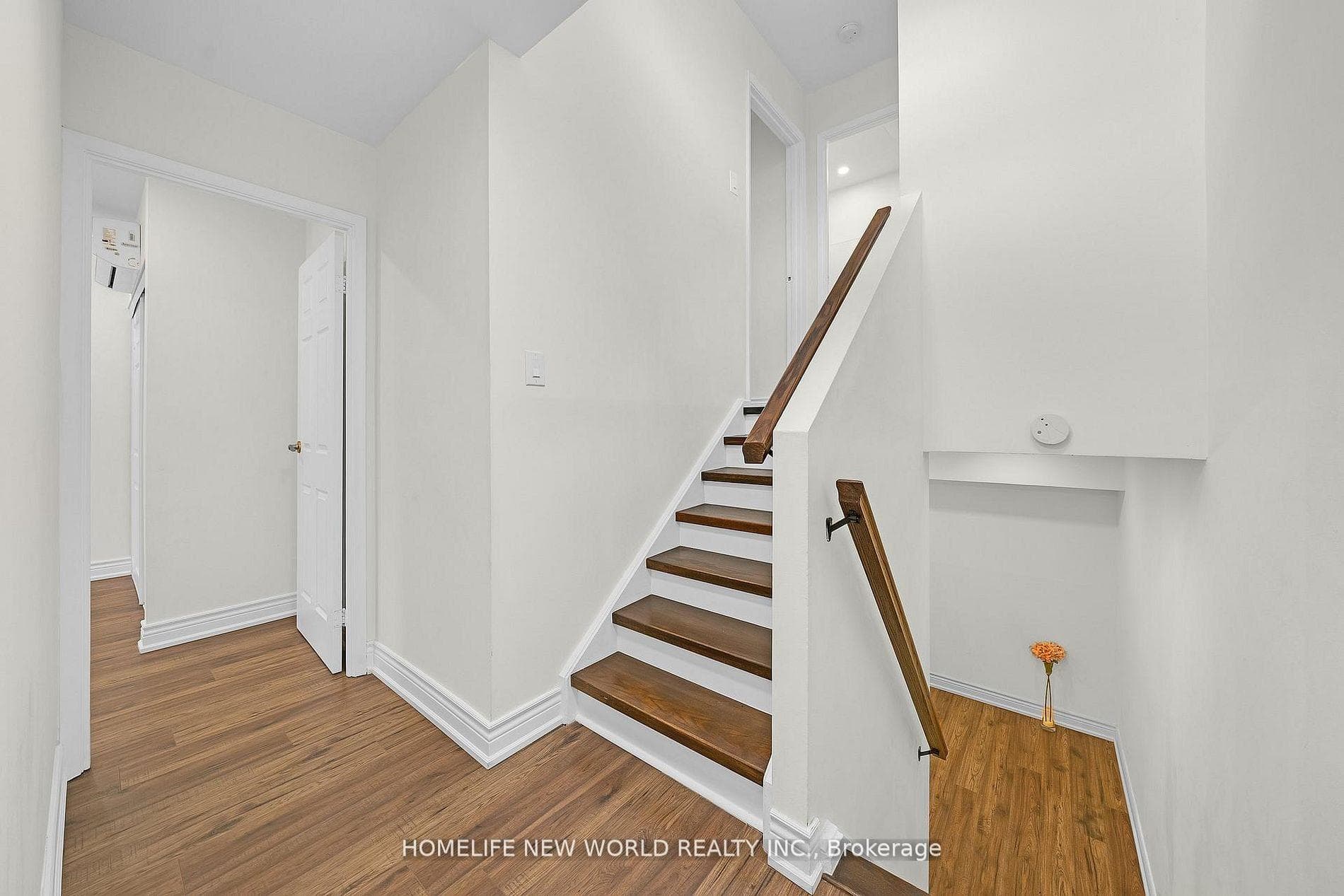 38 Springfair Avenue photo 11