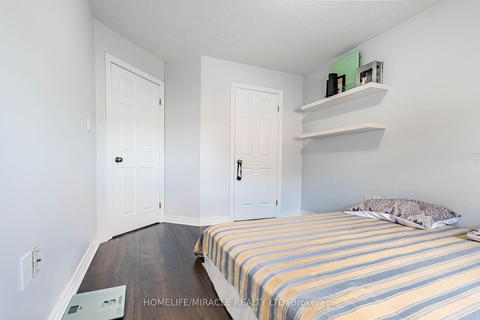 222 Pelech Crescent photo 33