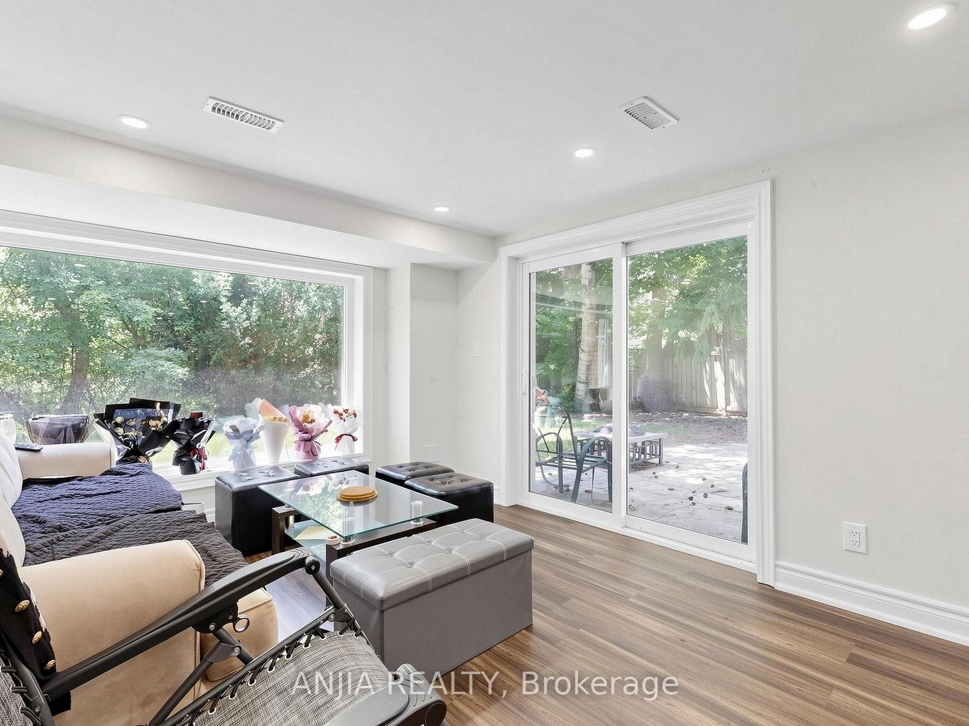 8 Applefield Drive photo 36