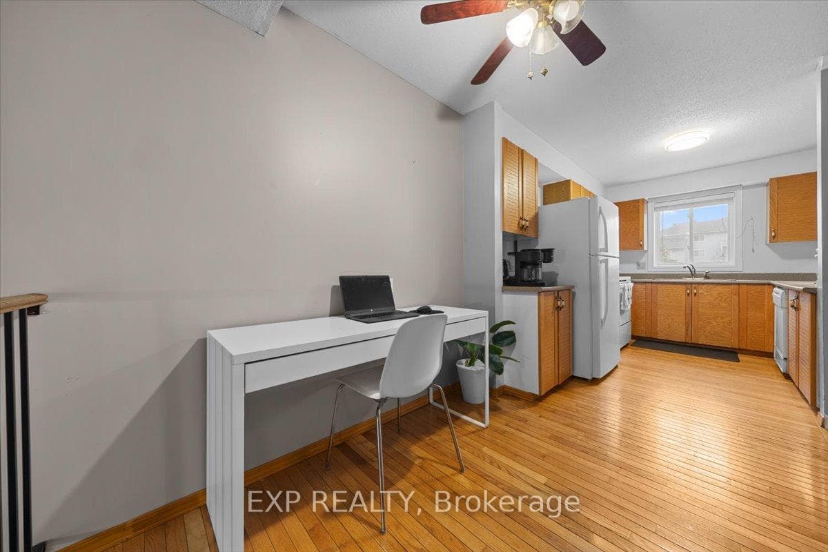 140 Castlegreen Private photo 4
