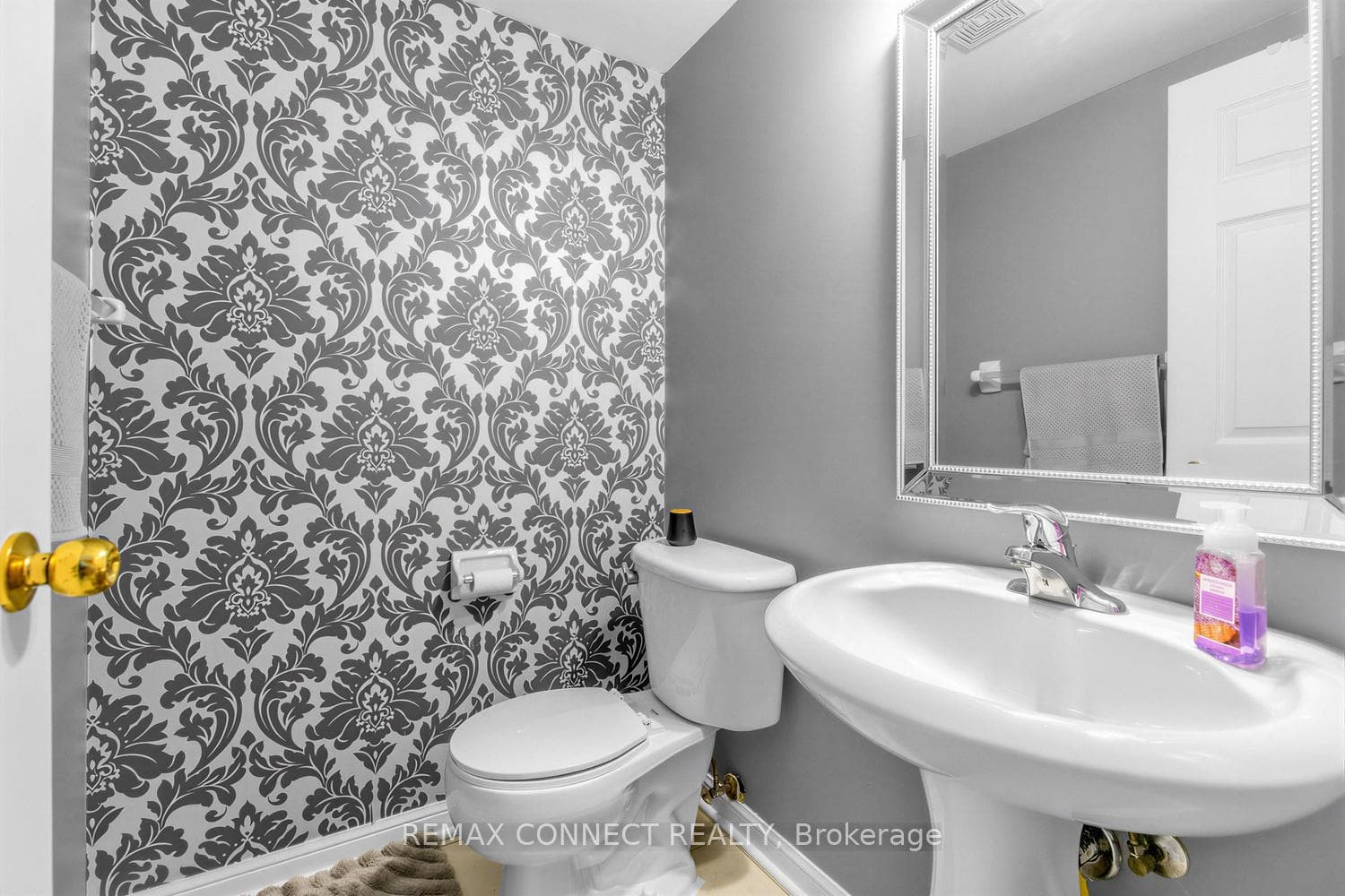 Ground floor bathroom 2/Pcs.