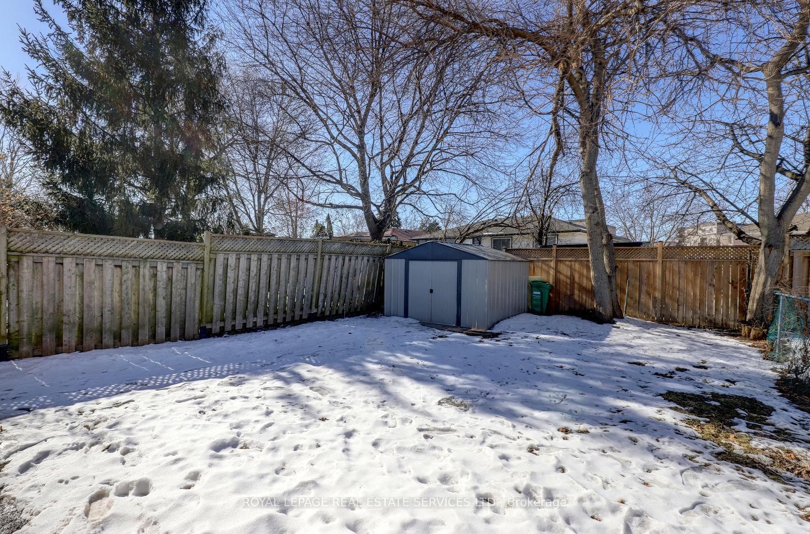 2001 Silverberry Crescent photo 36