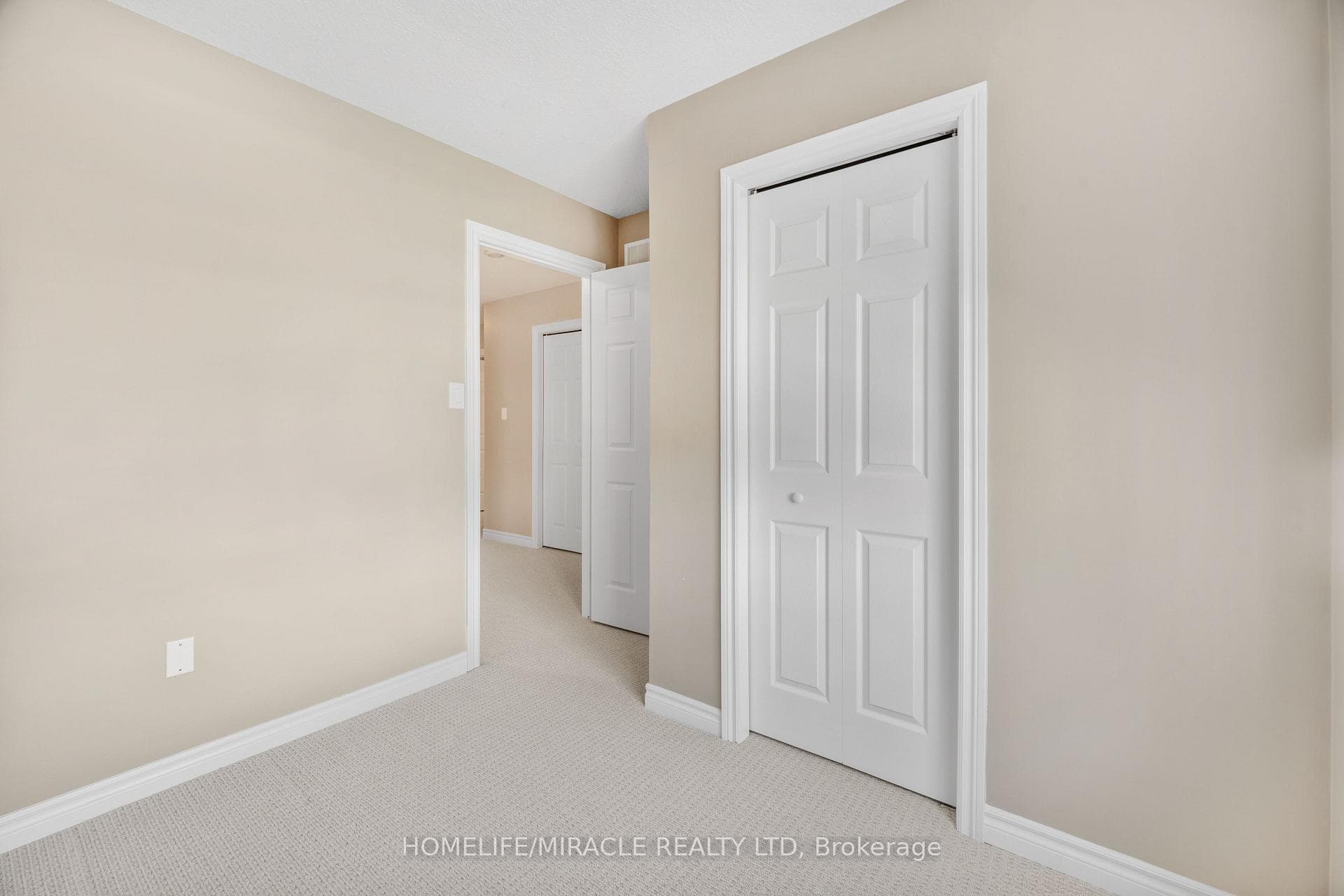 21 Davinci Boulevard photo 27