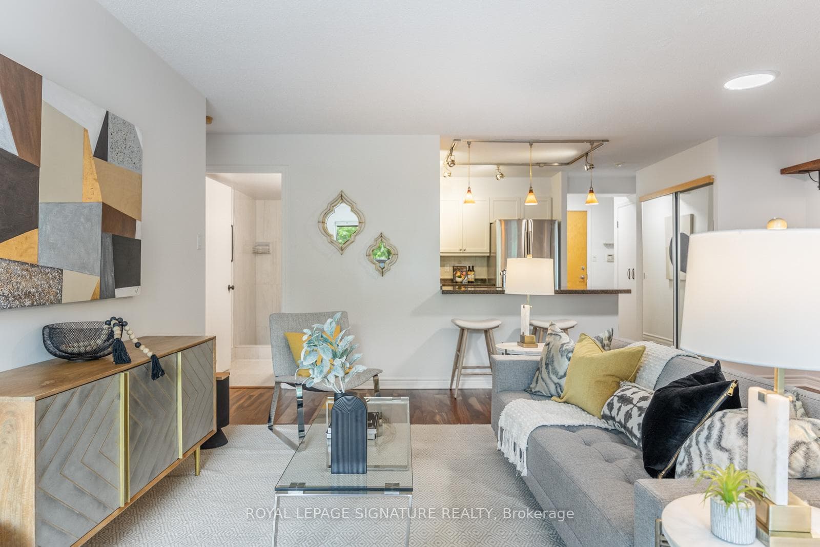 600 Queens Quay Unit 321 photo 21
