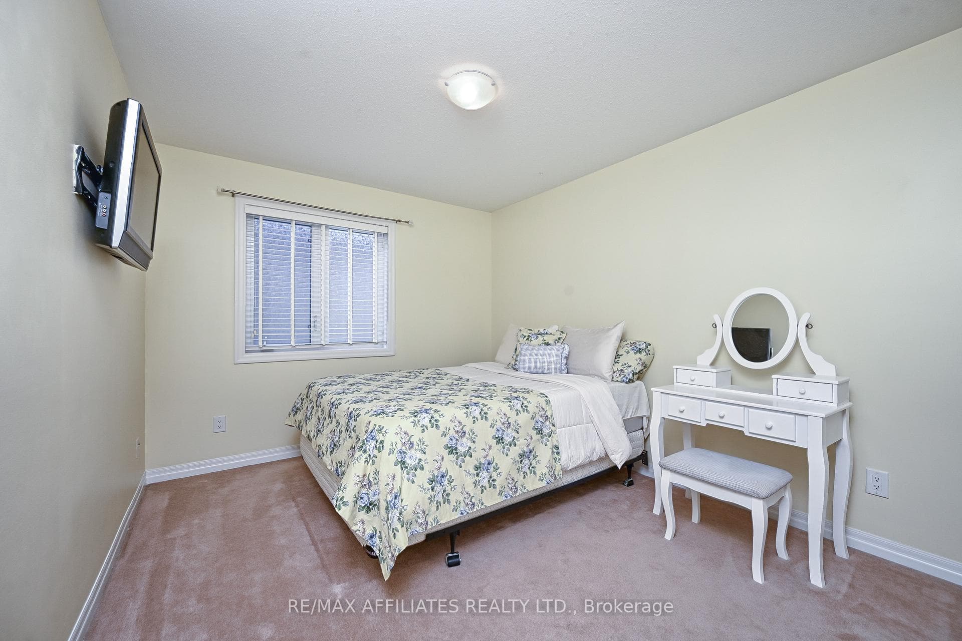 951 Rotary Way photo 27