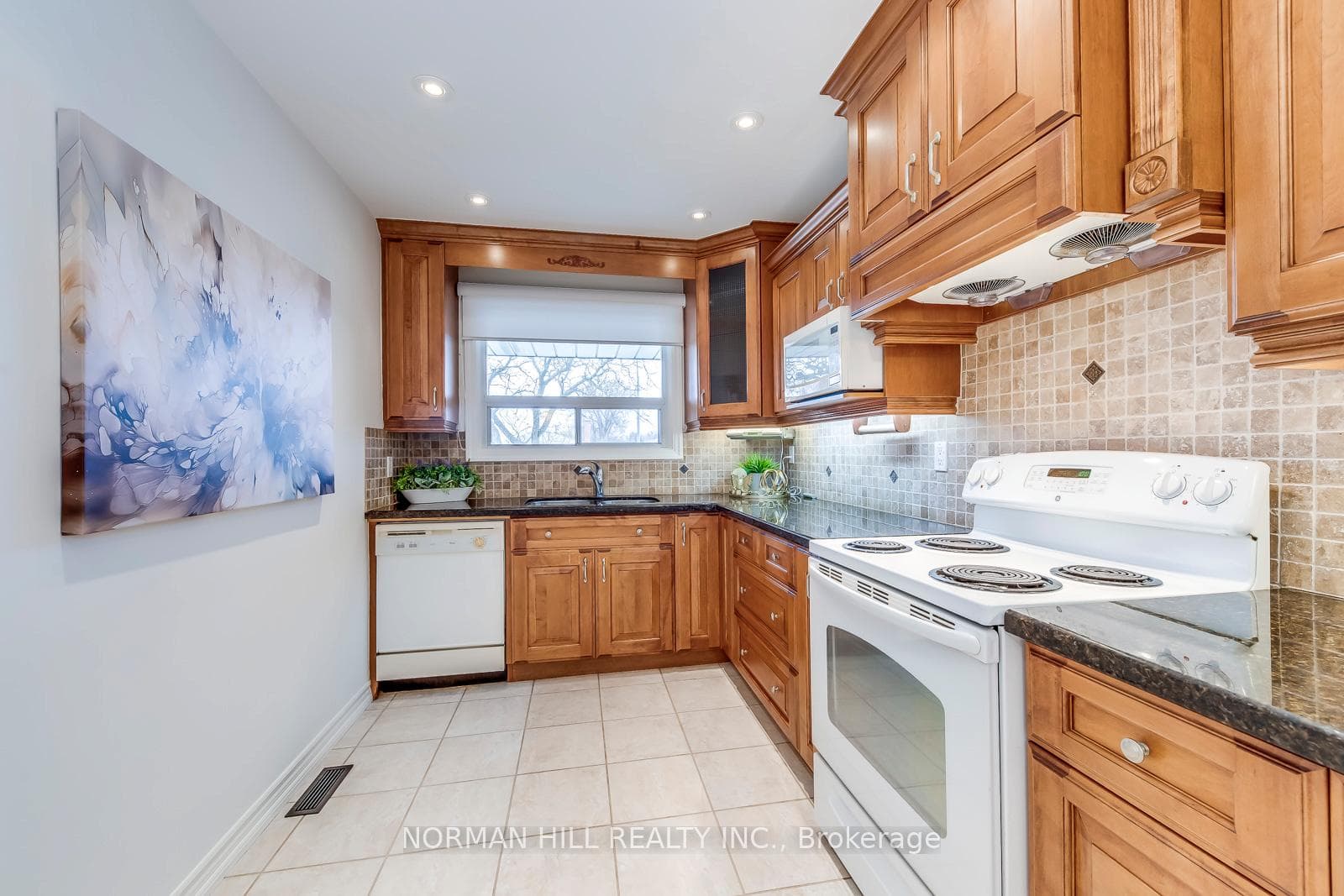 1213 Shamir Crescent photo 15