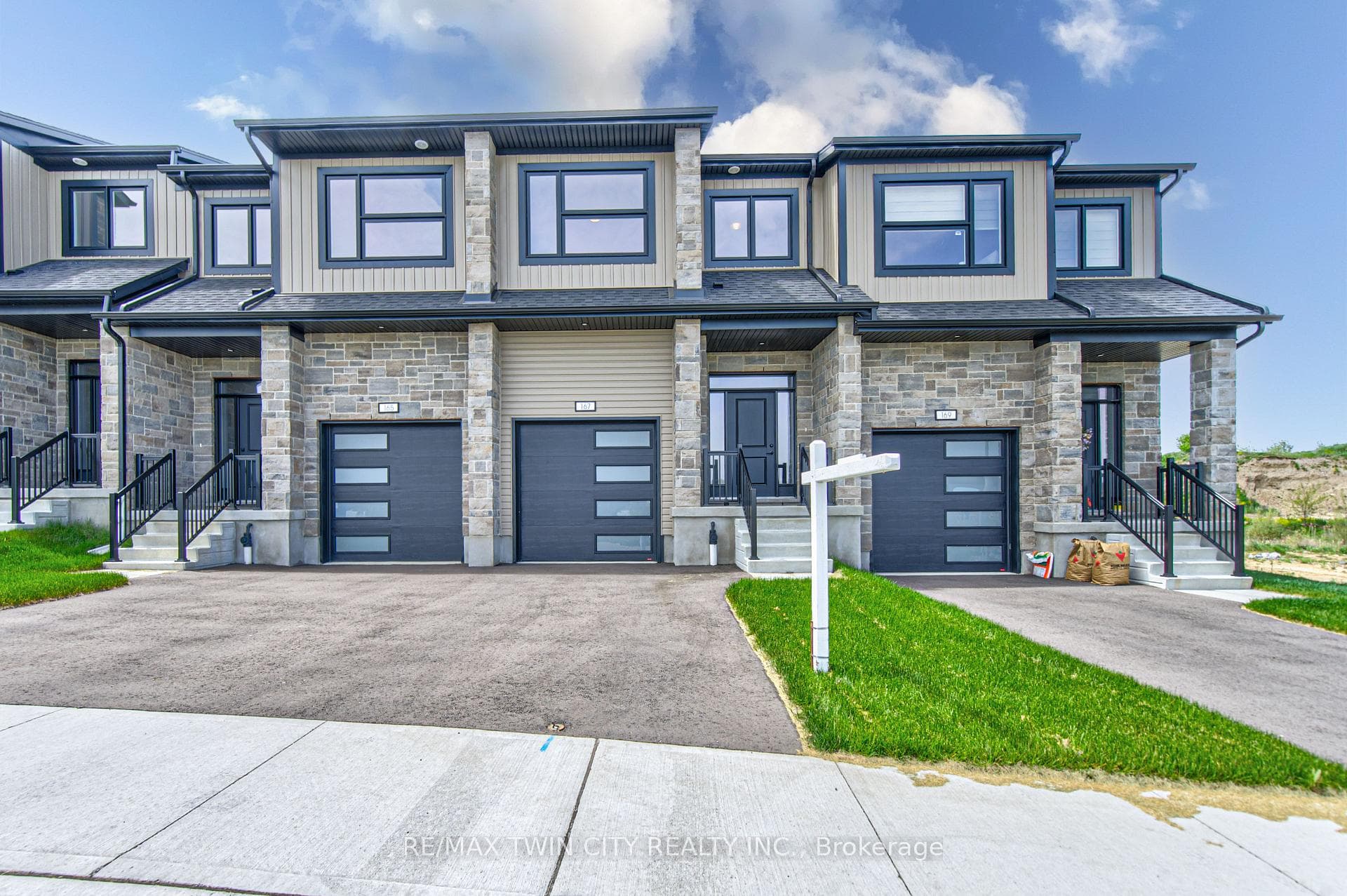 167 Dunnigan Drive photo 2