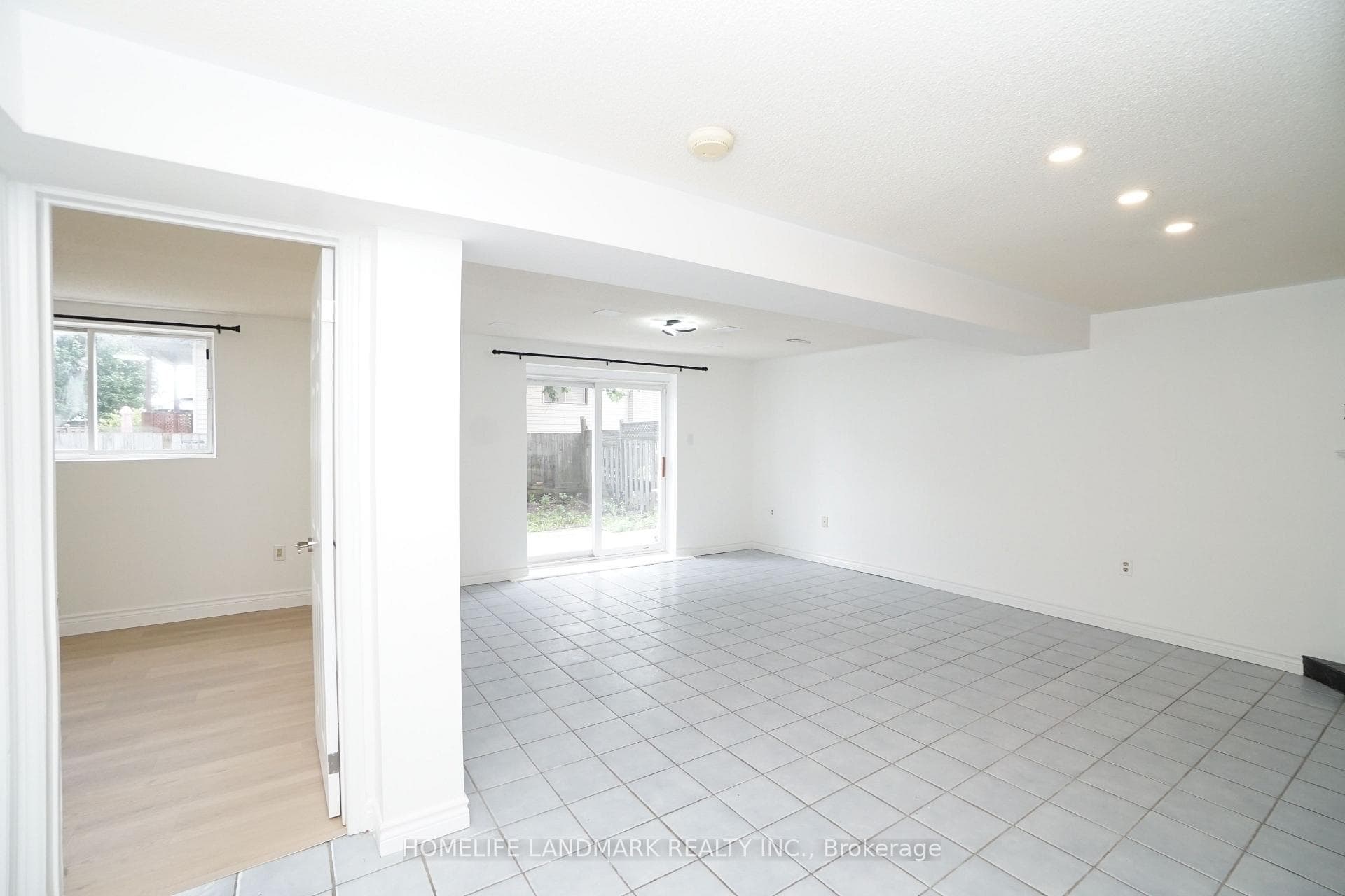 594 Queen Victoria Drive Unit Gound & Bsmt photo 7
