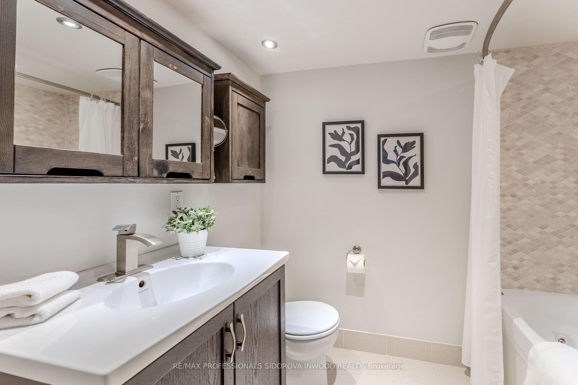 48 Evelyn Avenue photo 24