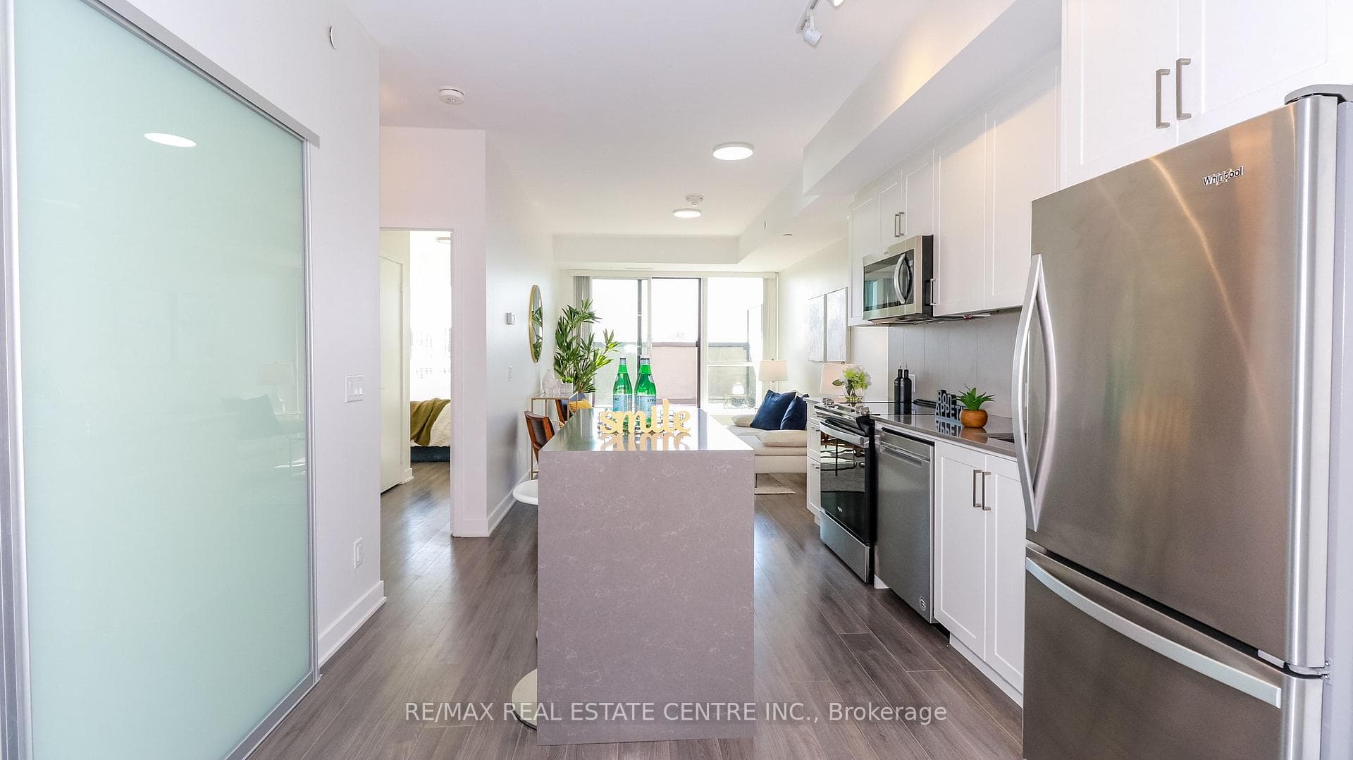 681 Yonge Street Unit 216 photo 25