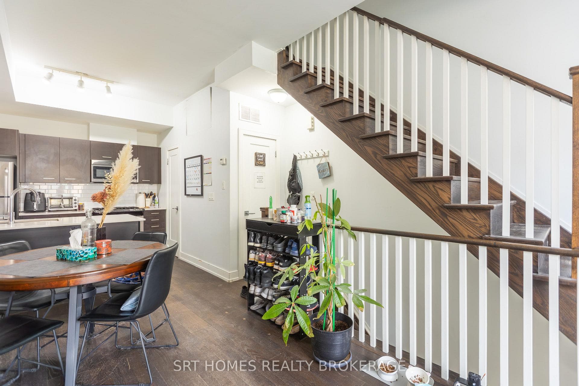 1321 Gerrard Street Unit 3 photo 8