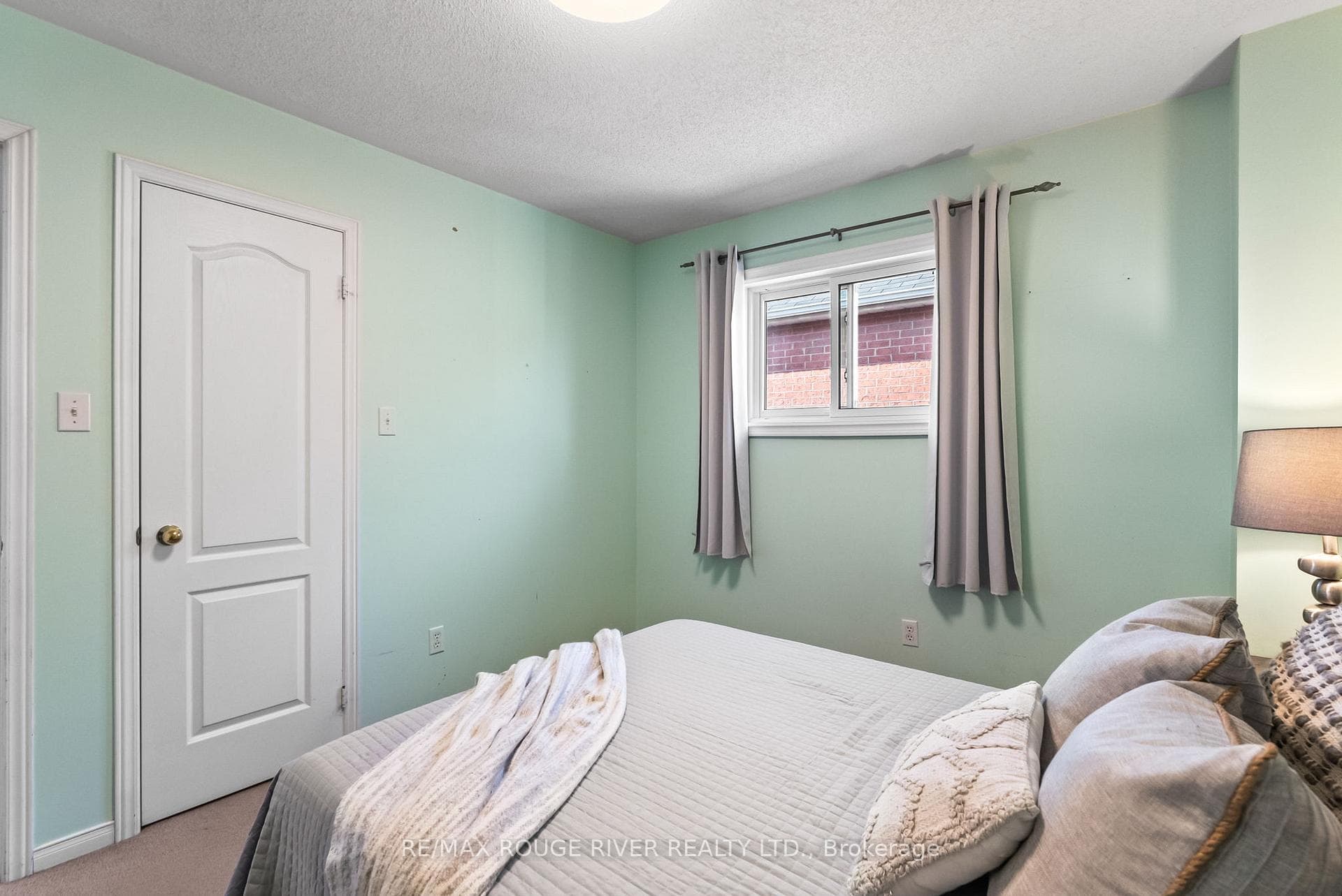 23 Dewbourne Place photo 39