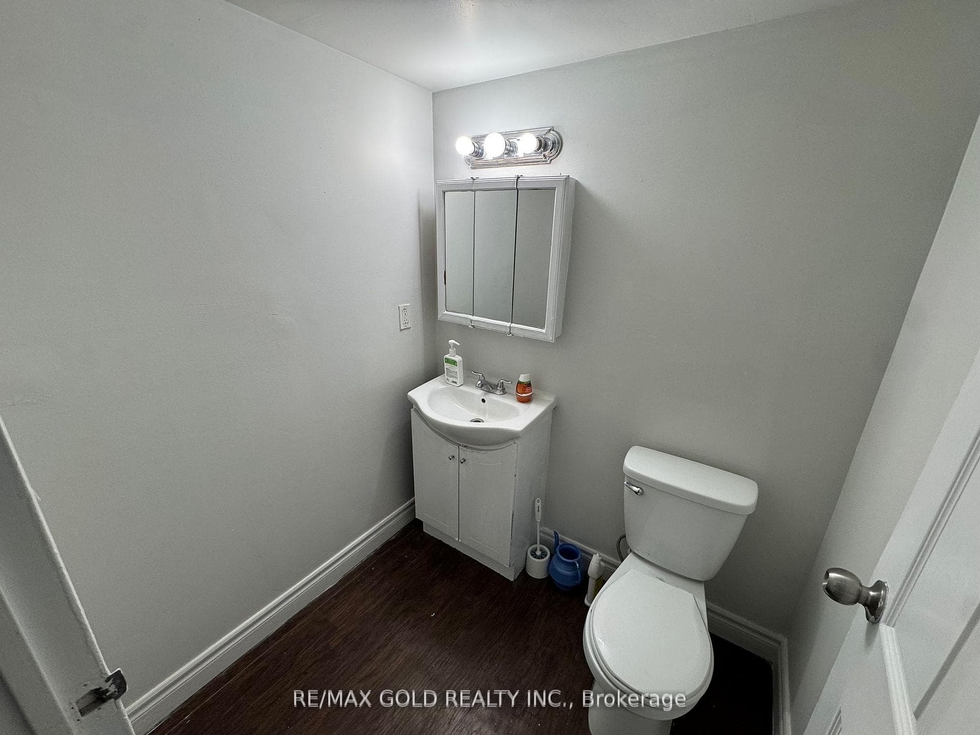 100 Wingarden Court Unit 713 photo 15