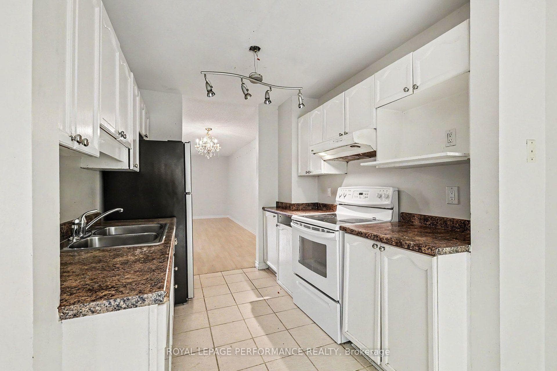 8 Southport Drive photo 10