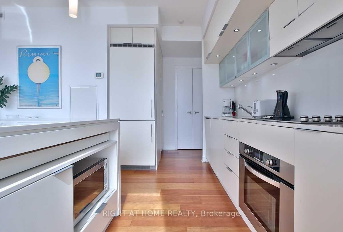 110 Charles Street Unit 1903 photo 19