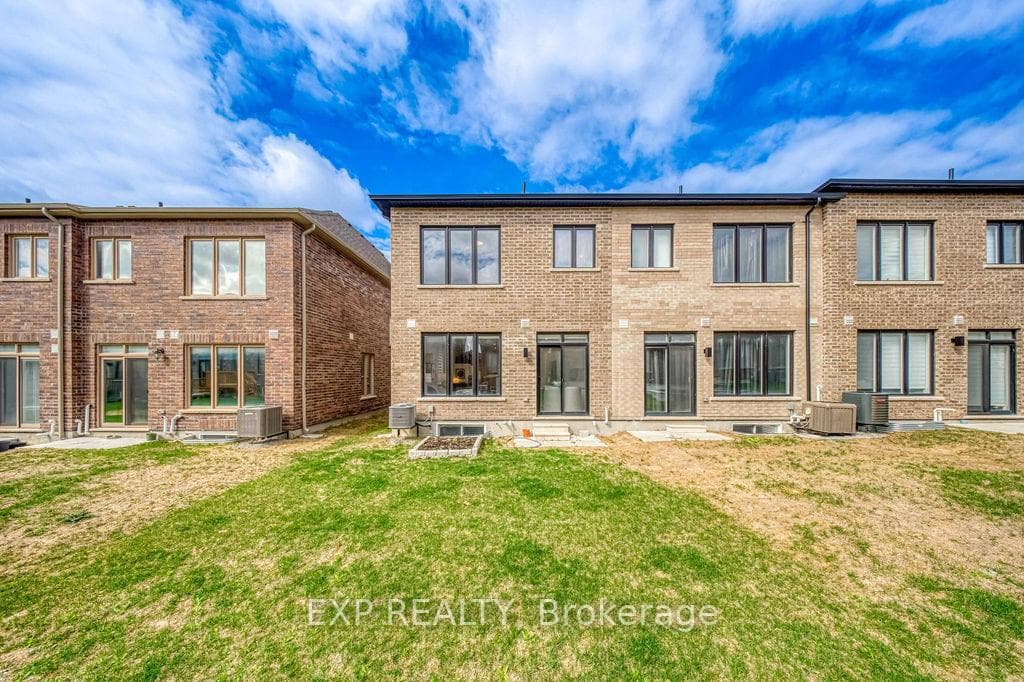 69 Freeman Williams Street photo 43