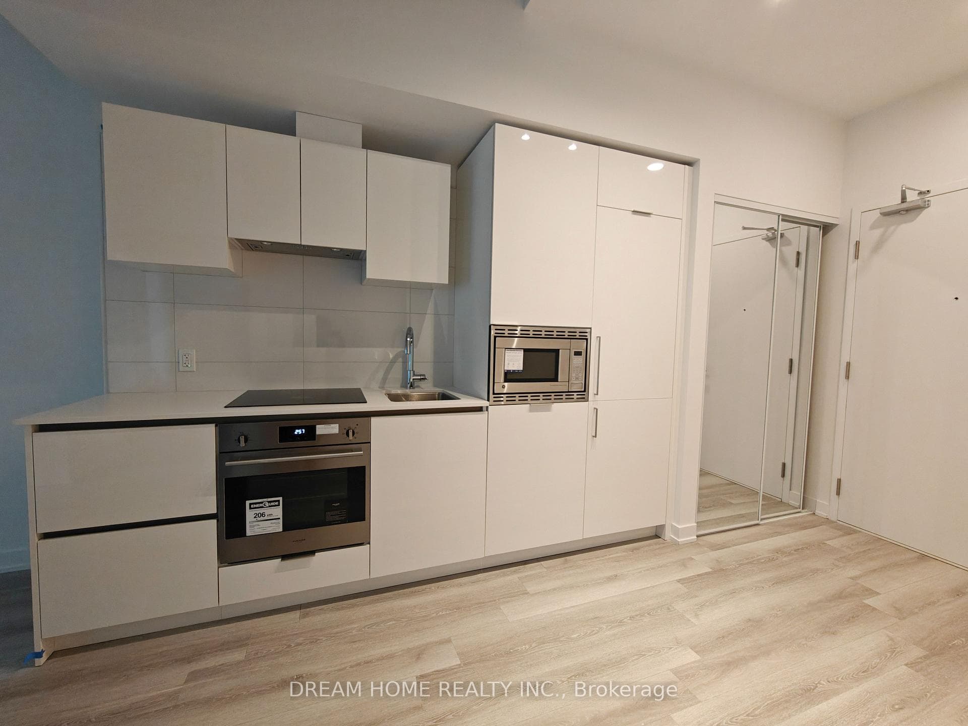 238 Simcoe Street Unit 1107 photo 10